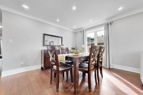 Photo 10 at 465 Maple Leaf Drive, Maple Leaf, Toronto
