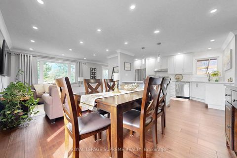 Photo 11 at 465 Maple Leaf Drive, Maple Leaf, Toronto