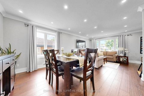 Photo 12 at 465 Maple Leaf Drive, Maple Leaf, Toronto