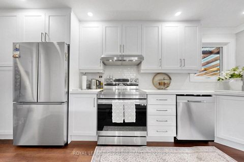 Photo 14 at 465 Maple Leaf Drive, Maple Leaf, Toronto