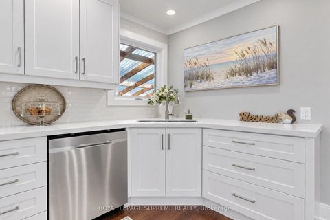 Photo 15 at 465 Maple Leaf Drive, Maple Leaf, Toronto