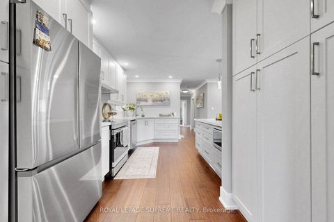 Photo 17 at 465 Maple Leaf Drive, Maple Leaf, Toronto