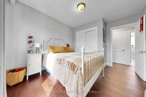 Photo 20 at 465 Maple Leaf Drive, Maple Leaf, Toronto
