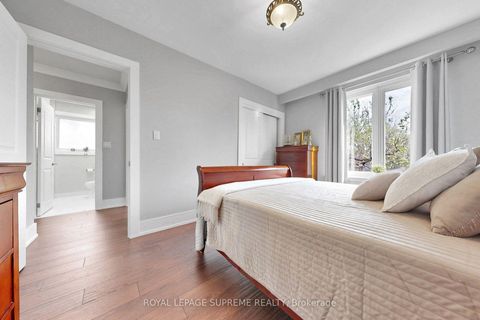 Photo 22 at 465 Maple Leaf Drive, Maple Leaf, Toronto