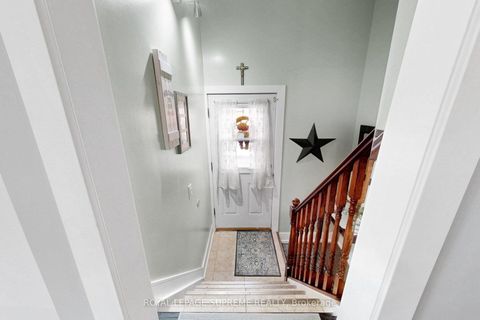 Photo 29 at 465 Maple Leaf Drive, Maple Leaf, Toronto