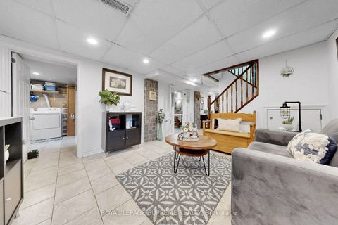 Photo 33 at 465 Maple Leaf Drive, Maple Leaf, Toronto