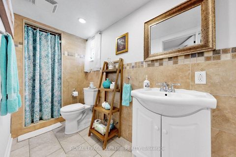 Photo 34 at 465 Maple Leaf Drive, Maple Leaf, Toronto