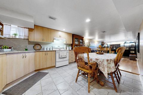 Photo 38 at 465 Maple Leaf Drive, Maple Leaf, Toronto