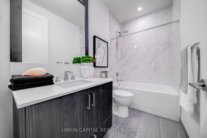 Photo 4 at 120 - 25 Adra Grado Way, Bayview Village, Toronto