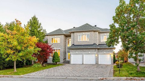 Photo 1 at 15 Ridgley Court, Bayview Hill, Richmond Hill