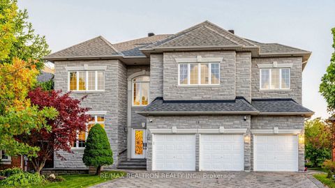 Photo 3 at 15 Ridgley Court, Bayview Hill, Richmond Hill