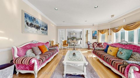 Photo 6 at 15 Ridgley Court, Bayview Hill, Richmond Hill