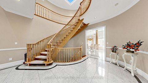 Photo 13 at 15 Ridgley Court, Bayview Hill, Richmond Hill