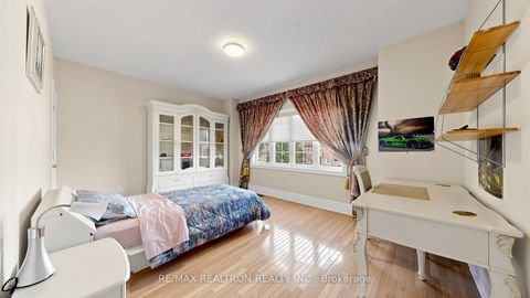 Photo 18 at 15 Ridgley Court, Bayview Hill, Richmond Hill