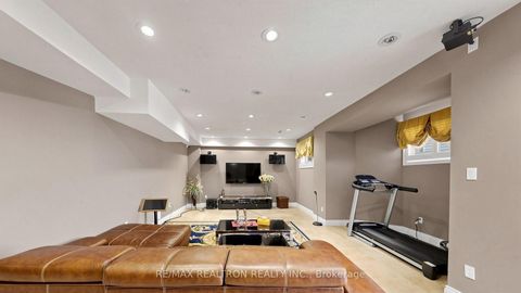 Photo 22 at 15 Ridgley Court, Bayview Hill, Richmond Hill