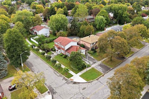 Photo 2 at 18 Dolan Gate, Don Valley Village, Toronto