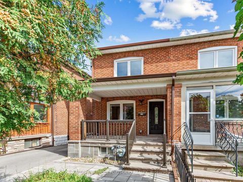 Photo 2 at 635 Glenholme Avenue, Oakwood Village, Toronto