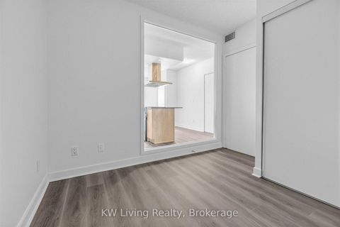 Photo 8 at 819 - 120 Dallimore Circle, Don Mills, Toronto