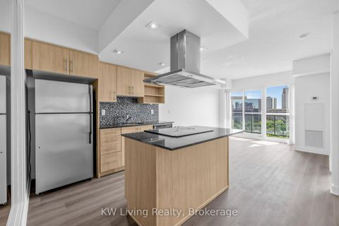 Photo 9 at 819 - 120 Dallimore Circle, Don Mills, Toronto