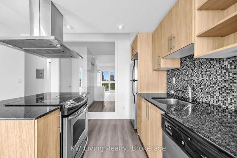 Photo 12 at 819 - 120 Dallimore Circle, Don Mills, Toronto