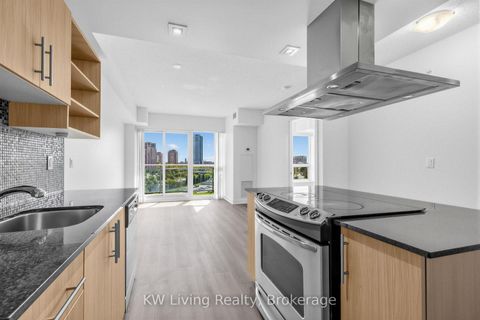 Photo 13 at 819 - 120 Dallimore Circle, Don Mills, Toronto