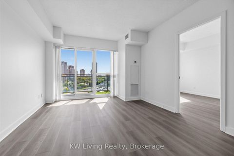 Photo 14 at 819 - 120 Dallimore Circle, Don Mills, Toronto