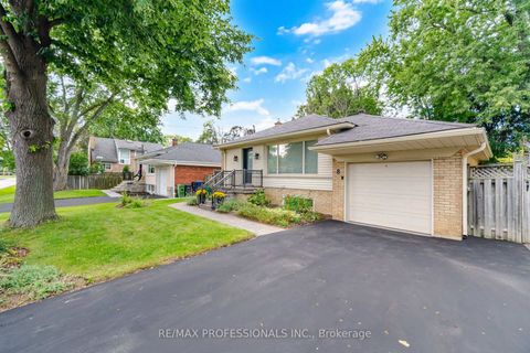 Photo 1 at 8 Beaverbrook Avenue, Rosethorn, Toronto