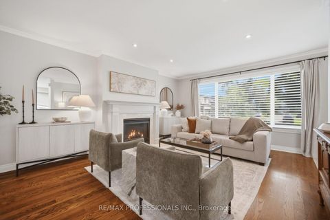 Photo 2 at 8 Beaverbrook Avenue, Rosethorn, Toronto