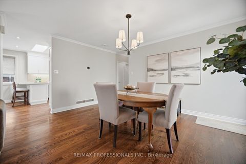 Photo 5 at 8 Beaverbrook Avenue, Rosethorn, Toronto