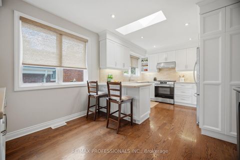 Photo 9 at 8 Beaverbrook Avenue, Rosethorn, Toronto
