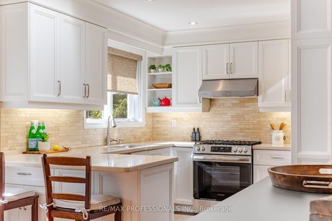 Photo 10 at 8 Beaverbrook Avenue, Rosethorn, Toronto