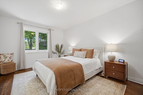 Photo 16 at 8 Beaverbrook Avenue, Rosethorn, Toronto