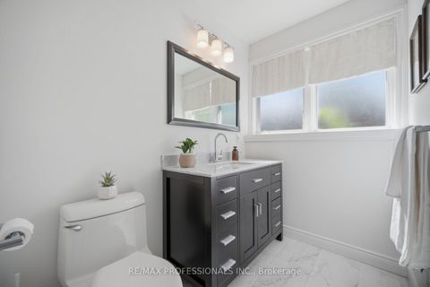 Photo 21 at 8 Beaverbrook Avenue, Rosethorn, Toronto
