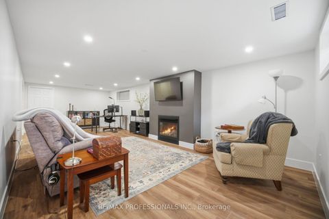 Photo 24 at 8 Beaverbrook Avenue, Rosethorn, Toronto