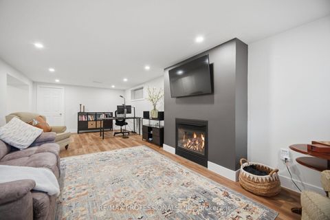 Photo 25 at 8 Beaverbrook Avenue, Rosethorn, Toronto