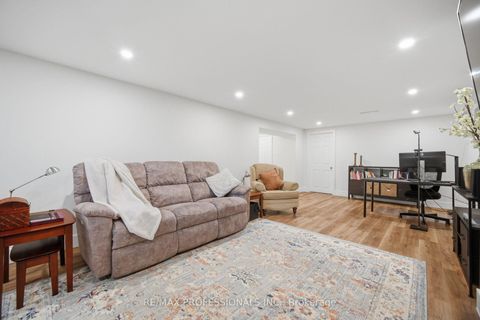 Photo 27 at 8 Beaverbrook Avenue, Rosethorn, Toronto