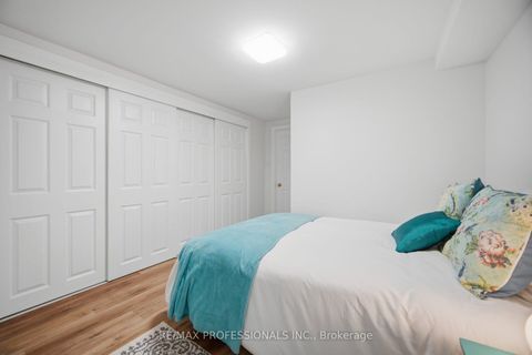 Photo 31 at 8 Beaverbrook Avenue, Rosethorn, Toronto