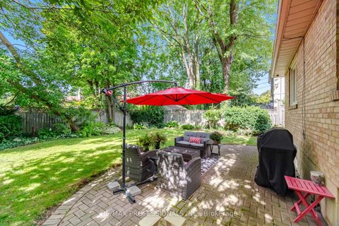 Photo 39 at 8 Beaverbrook Avenue, Rosethorn, Toronto
