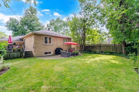 Photo 42 at 8 Beaverbrook Avenue, Rosethorn, Toronto