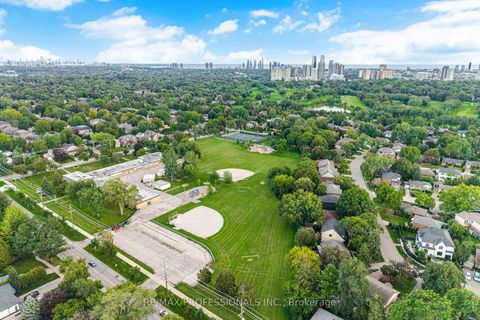 Photo 47 at 8 Beaverbrook Avenue, Rosethorn, Toronto