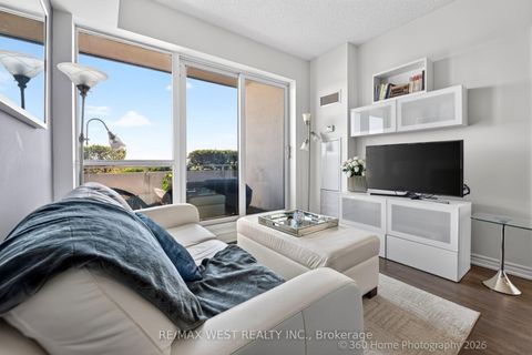 Photo 8 at 631 - 15 James Findlay Way, CFB, Toronto