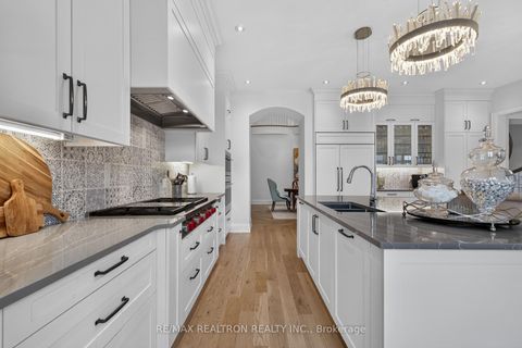 Photo 19 at 12 Mary Natasha Court, Kleinburg, Vaughan