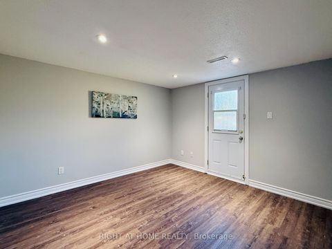 Photo 2 at 70 Spire Hillway Way, Hillcrest Village, Toronto