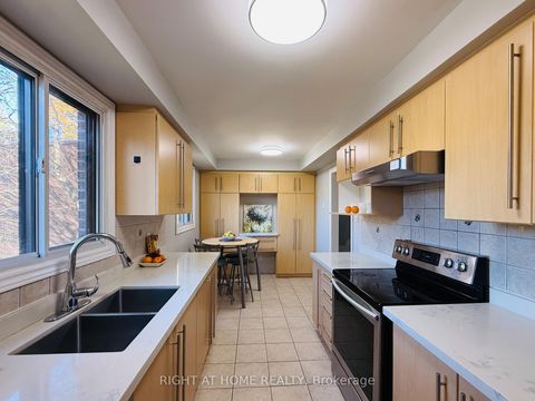 Photo 10 at 70 Spire Hillway Way, Hillcrest Village, Toronto