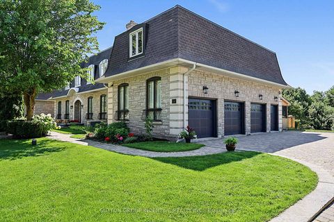 Photo 2 at 25 Bovair Trail, Bayview Southeast, Aurora