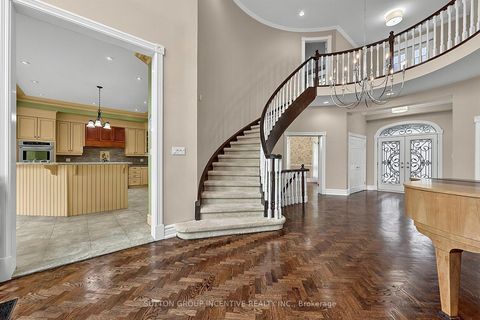 Photo 8 at 25 Bovair Trail, Bayview Southeast, Aurora