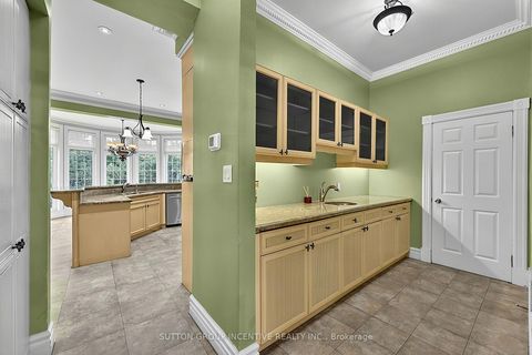 Photo 14 at 25 Bovair Trail, Bayview Southeast, Aurora