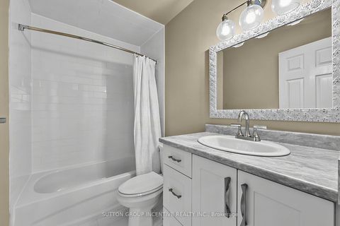 Photo 33 at 25 Bovair Trail, Bayview Southeast, Aurora