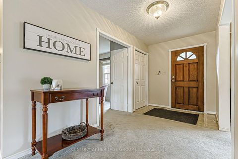 Photo 2 at 20 Simmons Crescent, Aurora Highlands, Aurora