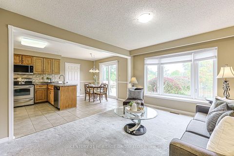 Photo 6 at 20 Simmons Crescent, Aurora Highlands, Aurora